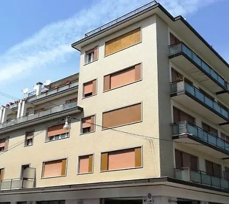 Venice Primavera בית הארחה 2*